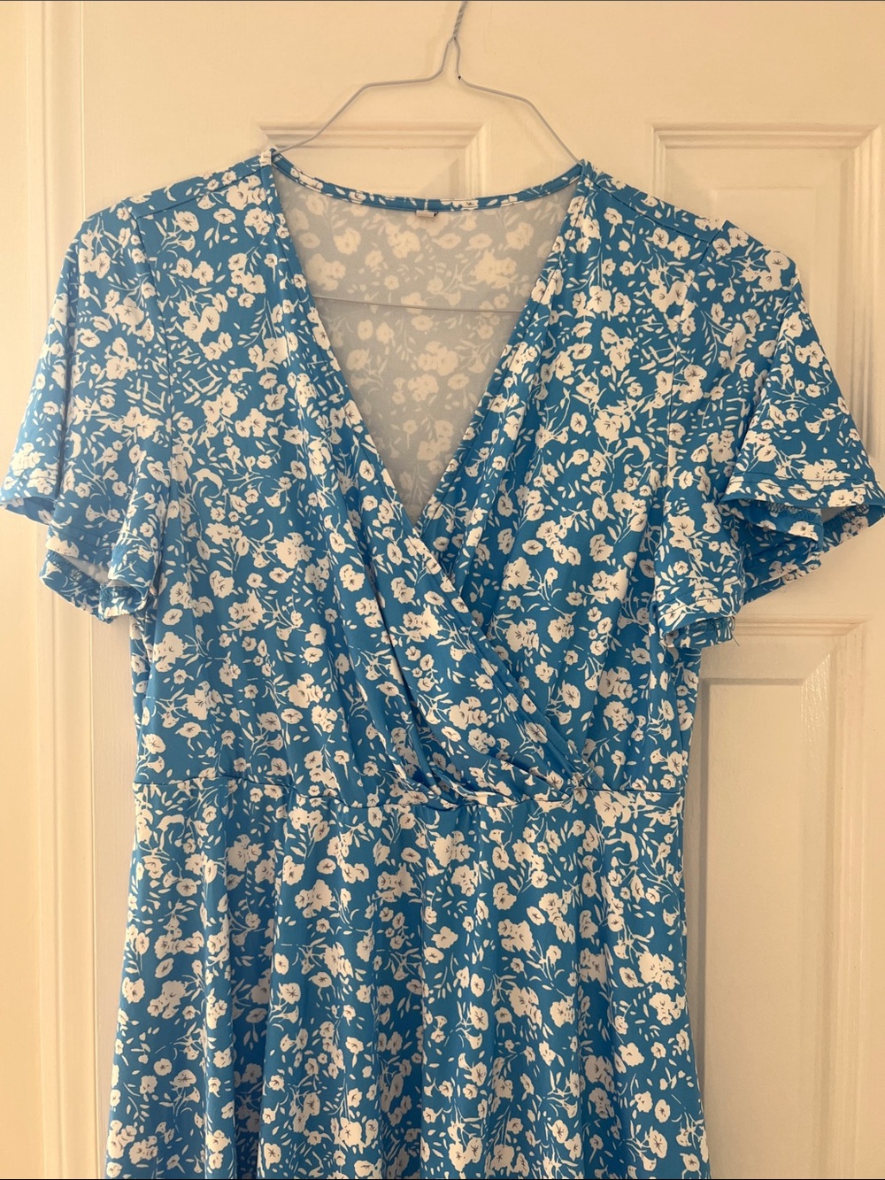 Blue Floral Wrap Midi Dress with Short Sleeves - Picture 3 of 6